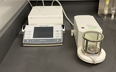 pcm-instruments-microbalance